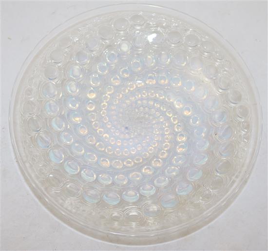 A Rene Lalique Volutes pattern opalescent glass dish, 25cm